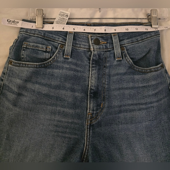 Levi's Classic Blue Jeans - Picture 11 of 13
